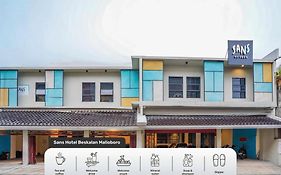 Sans Hotel Beskalan Malioboro